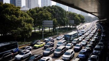 خطة النواب: انخفاض أسعار السيارات بسبب تراجع الدولار ووزيادة التصنيع المحلي