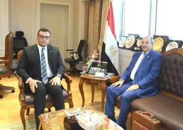 وزير الإسكان يستقبل محافظ بورسعيد لبحث ملفات العمل والتعاون المشترك وزير الإسكان يستقبل محافظ بورسعيد لبحث ملفات العمل والتعاون المشترك