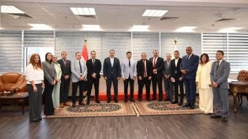 وزير الرياضة يبحث مع مجلس إدارة اتحاد شباب المصريين بالخارج تعزيز التعاون المشترك وزير الرياضة يبحث مع مجلس إدارة اتحاد شباب المصريين بالخارج تعزيز التعاون المشترك