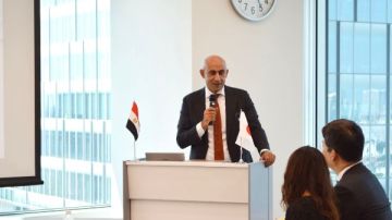 وزير التعليم يتسلم النسخة الأولى من كتاب الرياضيات المطور للصف الأول الابتدائي وزير التعليم يتسلم النسخة الأولى من كتاب الرياضيات المطور للصف الأول الابتدائي