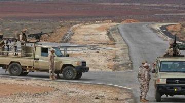 القوات المسلحة الأردنية تحبط محاولة تسلل وتهريب كمية كبيرة من المواد المخدرة القوات المسلحة الأردنية تحبط محاولة تسلل وتهريب كمية كبيرة من المواد المخدرة