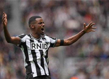 بعد تمرده في نيوكاسل.. رد مفاجئ من سلوت بشأن ضم ليفربول لـ إيزاك بعد تمرده في نيوكاسل.. رد مفاجئ من سلوت بشأن ضم ليفربول لـ إيزاك