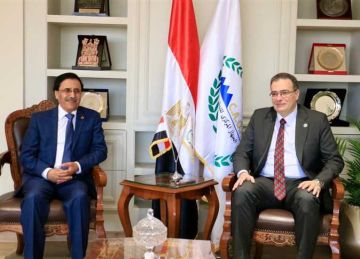 رئيس التنظيم والإدارة يلتقي مدير العربية للتنمية الإدارية لبحث تطوير مهام المنظمة