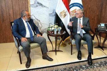 وزير البترول والثروة المعدنية يبحث تسريع إجراءات إطلاق استثمارات مصرية جديدة لتعظيم القيمة المضافة للفوسفات