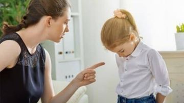 أخطاء شائعة في تربية الأطفال تدمر حياتهم العاطفية مستقبلا .. خبير يحذر خاص أخطاء شائعة في تربية الأطفال تدمر حياتهم العاطفية مستقبلا .. خبير يحذر خاص