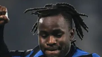 اتهامات بالكذب لوكمان يصعد ضد أتالانتا.. والنادي يتمسك بشروط البيع