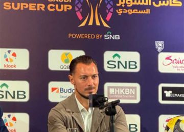  لا يليق بهذا العمل السيئ .. مدرب الأهلي يحرج مراسلا قبل نهائي السوبر السعودي (فيديو)