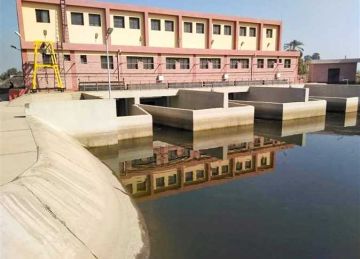 وزير الري: تنفيذ عمرات وتأهيل محركات وتوريد أطقم تروس وحساسات ومستلزمات حماية لمحطات النقرة بأسوان