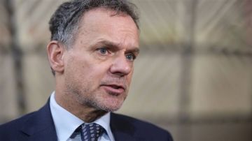 وزير خارجية هولندا يستقيل بعد فشله في إقناع حكومة بلاده بالضغط على إسرائيل