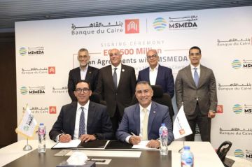 تنمية المشروعات وبنك القاهرة يوقعان عقدين بـ 500 مليون جنيه لتمويل المشروعات متناهية الصغر