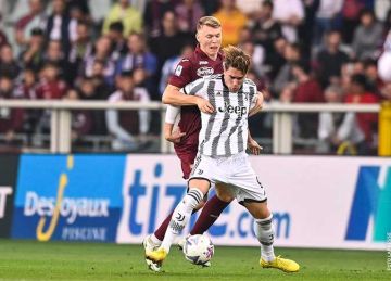 فلاهوفيتش خارج حسابات مانشستر يونايتد