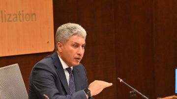 وزير الآثار يكشف لـ صدى البلد عن سر الزخم السياحي في الساحل الشمالي