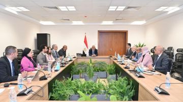 وزير الري يستقبل سفراء مصر الجدد لدى جنوب السودان وكينيا ورواندا.. ويستعرض العلاقات مع دول حوض النيل وزير الري يستقبل سفراء مصر الجدد لدى جنوب السودان وكينيا ورواندا.. ويستعرض العلاقات مع دول حوض النيل