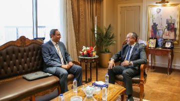 وزير قطاع الأعمال العام يستقبل محافظ قنا لبحث تعزيز التعاون ومشروعات تنموية واستثمارية بجنوب الصعيد