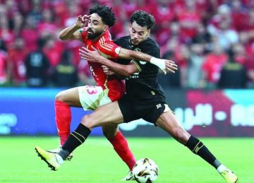 أحمد عيد عبدالملك: دونجا بيلعب ماتشات القمة الأهلي والزمالك كويس (فيديو) أحمد عيد عبدالملك: دونجا بيلعب ماتشات القمة الأهلي والزمالك كويس (فيديو)