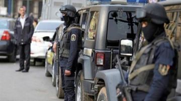 التحري عن 3 متهمين ظهروا في مقطع فيديو متداول أثناء تعاطيهم المخدرات بالمعصرة التحري عن 3 متهمين ظهروا في مقطع فيديو متداول أثناء تعاطيهم المخدرات بالمعصرة