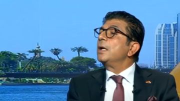 المصريون في أوروبا يتصدون لحملات تشويه الدولة ويرفعون الأعلام أمام السفارات