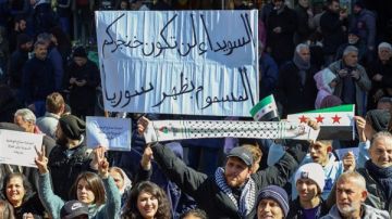 رغم غياب الحدود.. أمريكا تسعى لإنشاء ممر بين السويداء وإسرائيل رغم غياب الحدود.. أمريكا تسعى لإنشاء ممر بين السويداء وإسرائيل