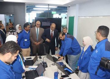 وزير العمل ومحافظ القليوبية يزوران مركز العربي للبحوث والتطوير بمدينة بنها
