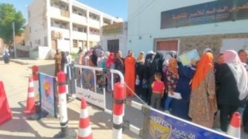 إقبال على لجان إعادة انتخابات الشيوخ في الوادي الجديد إقبال على لجان إعادة انتخابات الشيوخ في الوادي الجديد