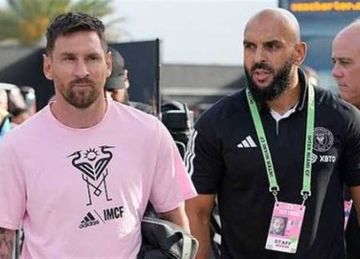 دفع لاعبا حاول الاقتراب من ليو .. إيقاف حارس ميسي الشخصي في كأس الدوريات