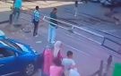 يقظة غفير مزلقان تنقذ شابا من الموت تحت عجلات قطار ببني سويف شاهد - eg