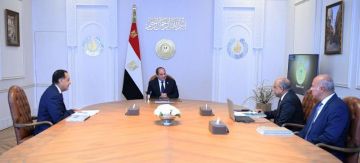 الرئيس السيسي يجتمع مع رئيس الوزراء ووزير الكهرباء لاستعراض موقف دعم وتطوير الشبكة القومية للكهرباء