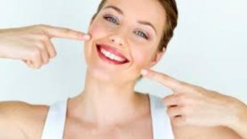 بوصفات اقتصادية.. طرق طبيعية لتبييض الأسنان