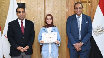 محافظ قنا يكرم المكلفين بأداء الخدمة العامة بالديوان العام محافظ قنا يكرم المكلفين بأداء الخدمة العامة بالديوان العام