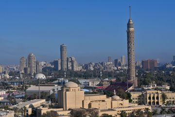 مصر.. فيديو لشخص يقيد طفلة تركتها والدتها داخل منزل والداخلية تكشف تفاصيل