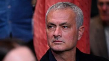 مورينيو يحقق بداية قوية مع بنفيكا مورينيو يحقق بداية قوية مع بنفيكا