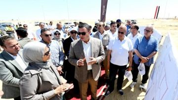 وزير الإسكان يتفقد مشروعات شبكات الطرق والمرافق بتوسعات مدينة الشيخ زايد وزير الإسكان يتفقد مشروعات شبكات الطرق والمرافق بتوسعات مدينة الشيخ زايد