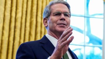 وزير الخزانة الأمريكي: قمة شنغهاي استعراضية .. والصين والهند تدعمان آلة الحرب الروسية