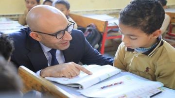 أمهات مصر: نطالب بعدم إلزام الأهالي بشراء الكتب من المدارس التجريبية بضعف ثمنها