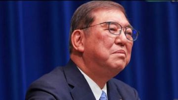 رئيس الوزراء الياباني يقرر الاستقالة من منصبه الحزبي