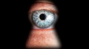 آفة قلبية خطيرة.. إمام المسجد الحرام يضع روشتة شرعية لعلاج الحسد