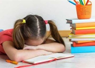 لو سرحان ومش بيركز.. 8 نصائح لزيادة الاستيعاب ورفع كفاءة الطفل عند المذاكرة