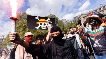 الأنمي يتحول إلى أيقونة.. جيل Z يرفع راية وان بيس في المظاهرات حول العالم الأنمي يتحول إلى أيقونة.. جيل Z يرفع راية وان بيس في المظاهرات حول العالم