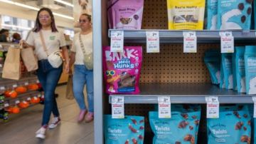 الإنفاق على العطلات في أميركا يتجه إلى أكبر انخفاض منذ الوباء