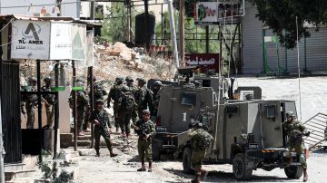 رئيس الفلسطيني للبحوث: إسرائيل تسرع عمليات الضم في الضفة الغربية مستغلة الأوضاع الحالية رئيس الفلسطيني للبحوث: إسرائيل تسرع عمليات الضم في الضفة الغربية مستغلة الأوضاع الحالية