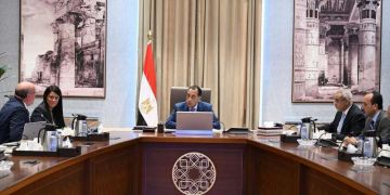 رئيس الوزراء يتابع مستجدات جهود فض التشابكات المالية بين جهات الدولة وبنك الاستثمار القومي