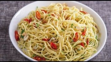في 10 دقائق.. طريقة تحضير مكرونة بصوص الفلفل والكزبرة