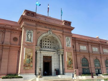 نهاية صادمة لـ أسورة المتحف المصري التي شغلت الرأي العام