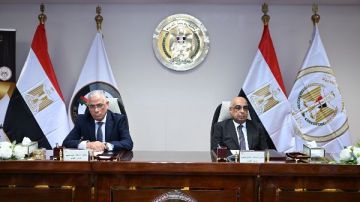 أعضاء النيابة العامة الجدد من دفعتي ٢٠٢٠ و٢٠٢١ يؤدون اليمين القانونية أعضاء النيابة العامة الجدد من دفعتي ٢٠٢٠ و٢٠٢١ يؤدون اليمين القانونية