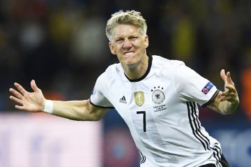 شفاينشتايجر يفتح النار على منتخب ألمانيا بعد السقوط أمام سلوفاكيا