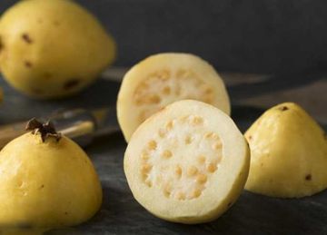 هل الجوافة تسبب الإمساك؟.. 3 نصائح للاستفادة منها دون أضرار