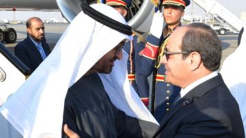 الرئيس السيسي يستقبل محمد بن زايد بمطار القاهرة في زيارة أخوية لمصر الرئيس السيسي يستقبل محمد بن زايد بمطار القاهرة في زيارة أخوية لمصر