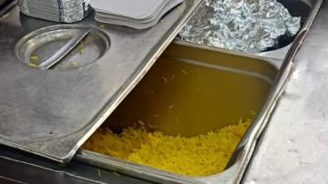 بعد تسمم أكثر من 100 شخص.. صحة المنيا تشن حملات رقابية مكثفة علي مطاعم البروستد والمشويات وإعدام أكثر من 107 كيلوجرامات من الأغذية الفاسدة ما القصة؟ بعد تسمم أكثر من 100 شخص.. صحة المنيا تشن حملات رقابية مكثفة علي مطاعم البروستد والمشويات وإعدام أكثر من 107 كيلوجرامات من الأغذية الفاسدة ما القصة؟