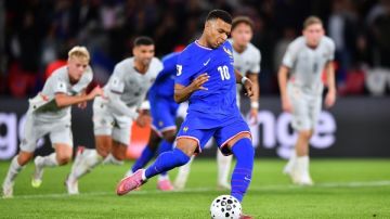 مبابي يتخطى هنري ويصبح ثاني أفضل هداف في تاريخ فرنسا مبابي يتخطى هنري ويصبح ثاني أفضل هداف في تاريخ فرنسا