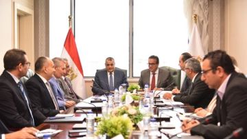 وزير الصحة يشدد على تسريع وتيرة تنفيذ المشروعات المشتركة مع الإنتاج الحربي
